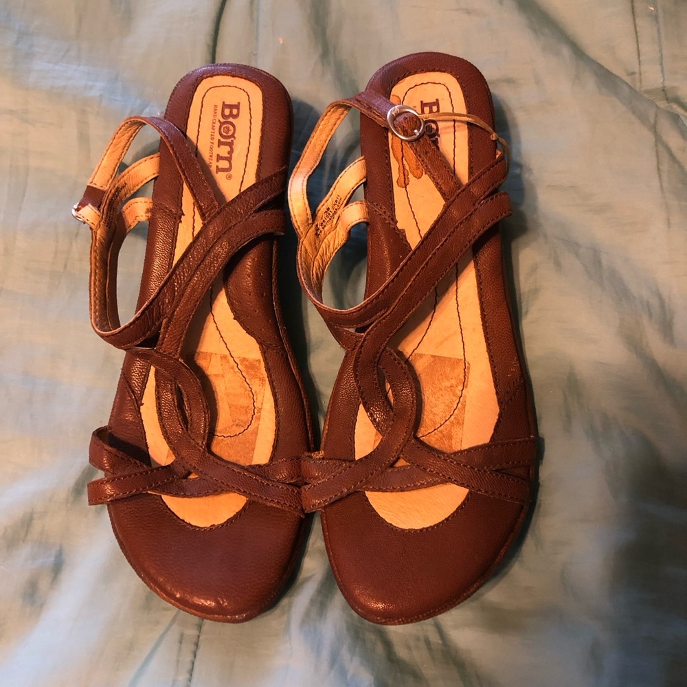 Born- Cognac/Tan- Women’s leather T-Strap, kitten heeled sandals- 8M